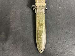 US Camillus M4 Bayonet w/M8 Scabbard