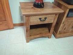 TV Cabinet, Side Table and Lamp Lot