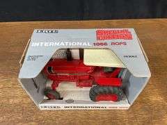 1/16 IH 1066 NIB Ertl