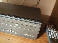 Magnavox TV with DVD/VHS Player