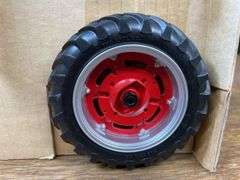 1/16 Farmall C Collector NIB Ertl