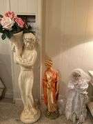 Figurines