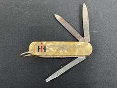IH Pocket Knife