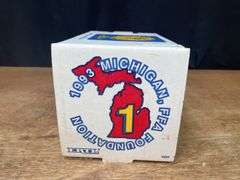1/16 Farmall 350 1993 michigan FFA NIB Ertl