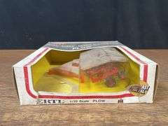 (4) 1/32 IH Implements NIB Ertl