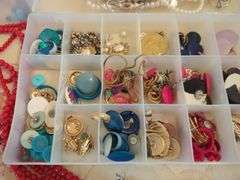 Assorted Jewelry Lot - Necklaces/Earrings