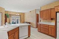 114 Heatherstone Dr. Chatham, IL 62629