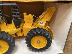 1/16 John Deere Skidder NIB Ertl