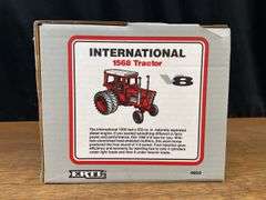 1/16 IH 1568 NIB Ertl