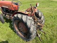 Massey Ferguson 825 Vineyard