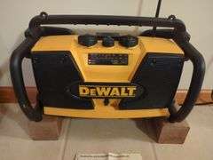 DeWalt DW911 - Heavy Duty Work Site Radio/Charger