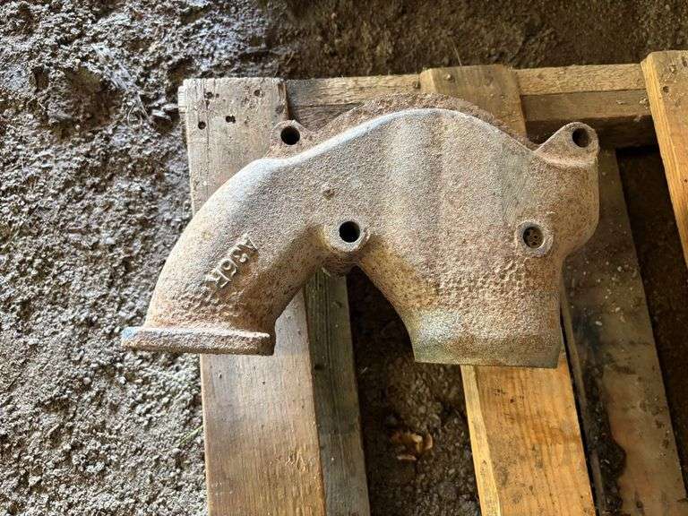 John Deere Model A Manifold image