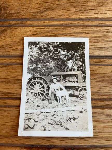 Allis Chalmers Tractor Photo image