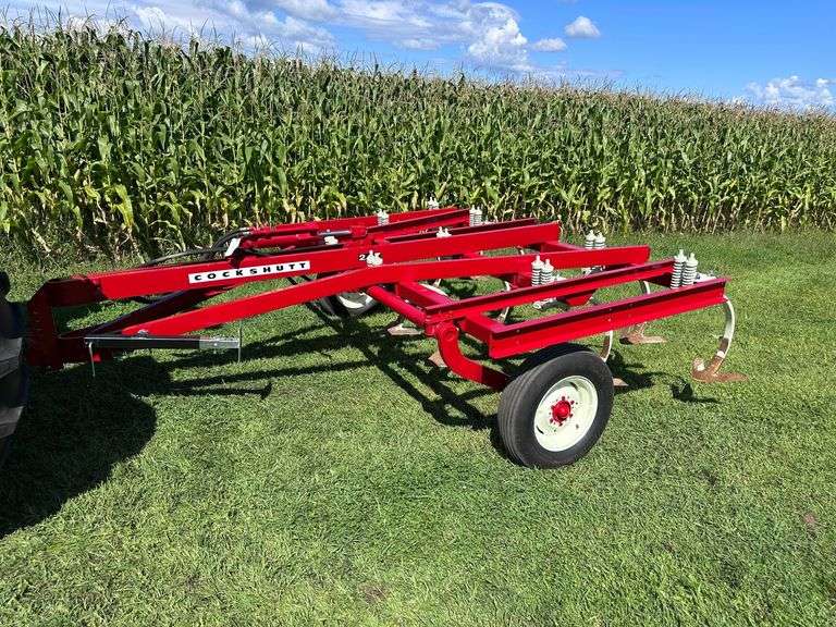 Cockshutt Model 247 Ripper image