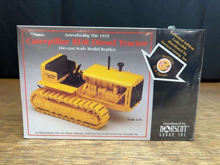 1/25 Caterpillar RD8 Crawler NIB NZG image
