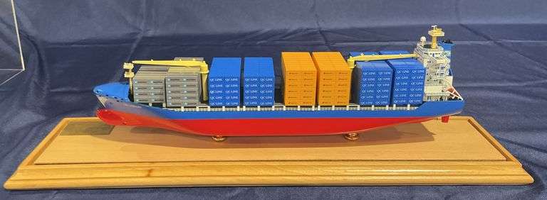 QC Vision Container Ship Rich Creations International Model image