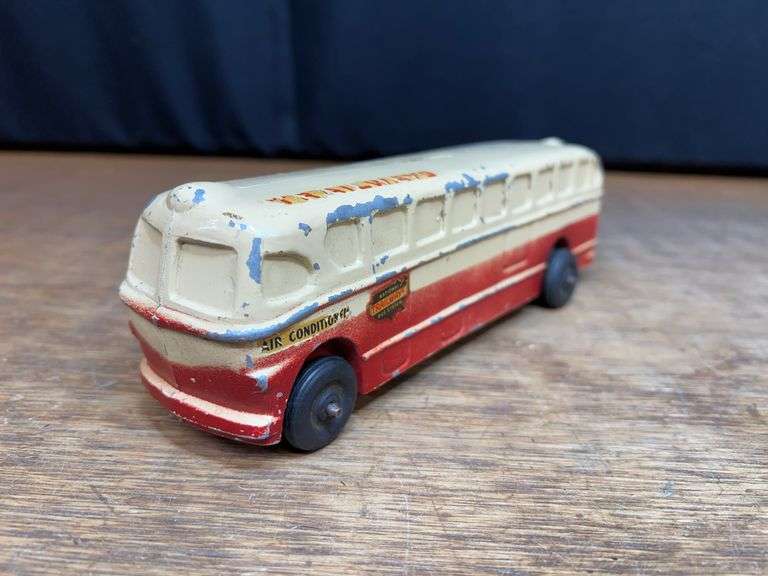 Trailways Bus Bank image