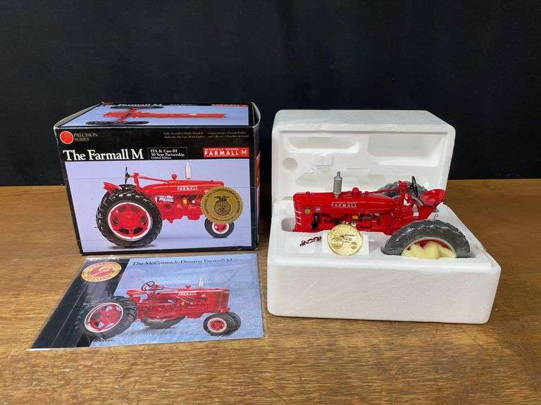 1/16 Farmall M 50 Years FFA Precision NIB Ertl image