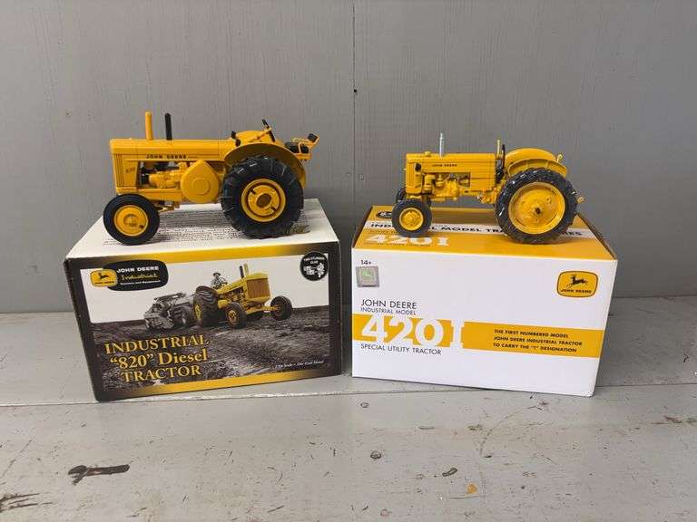 1/16 John Deere Model 820 Industrial + Model 420 Industrial Two Cylinder Club Ertl image