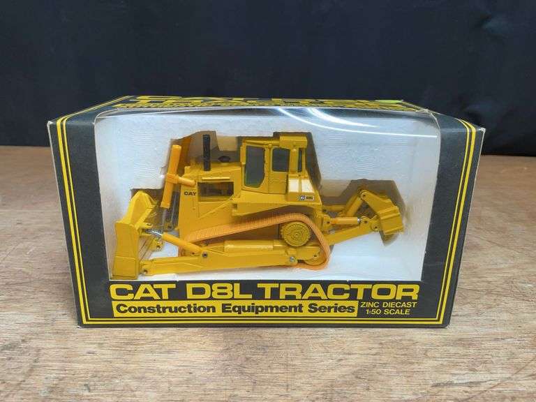 1/50 Caterpillar D8L Crawler NIB NZG image
