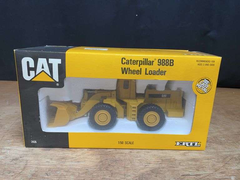 1/50 Caterpillar 988B Wheel Loader NIB Ertl image