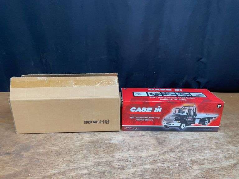 1/34 Case-IH Rollback Truck NIB 1st Gear image