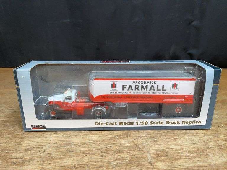 1/50 IH Farmall Semi NIB SC image