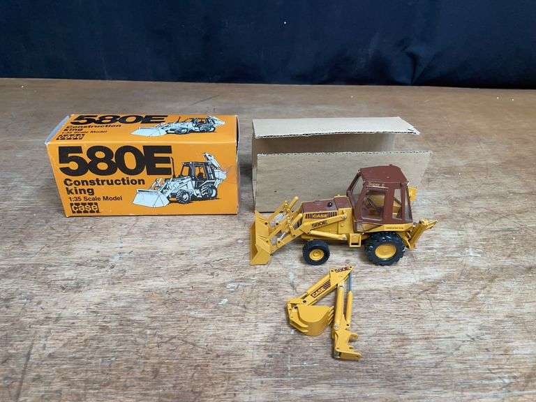 1/35 Case 580E Backhoe NIB Conrad image