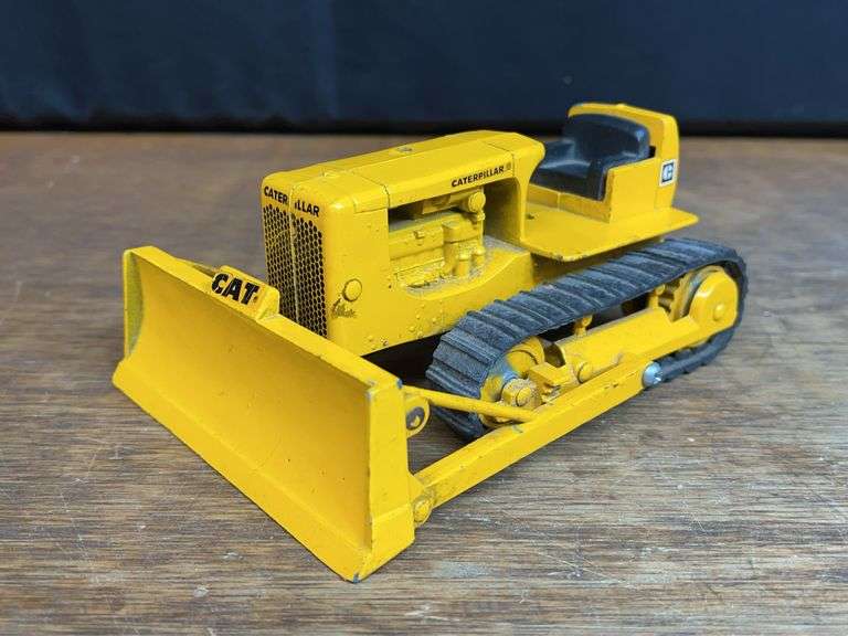 1/24 Caterpillar D6 Crawler Ertl image