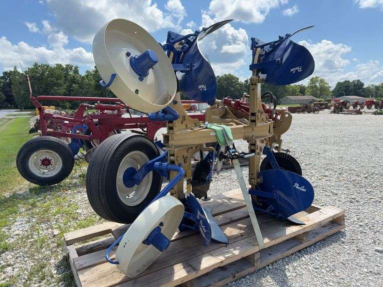2 Bottom 2 Way Plow image
