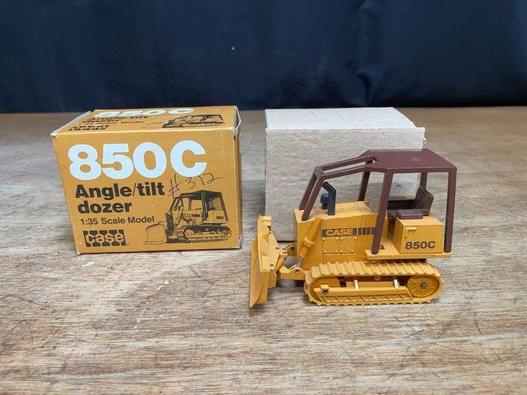 1/35 Case 850C Dozer NIB NZG image