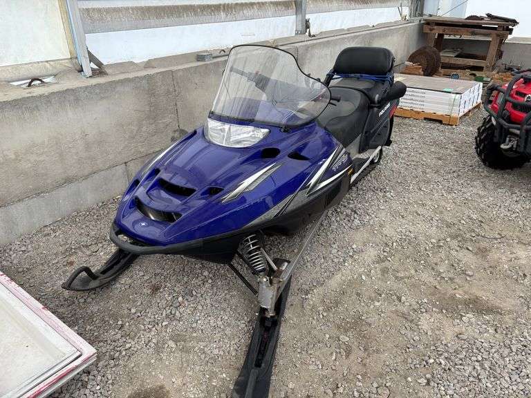 2005 Polaris Trail Tour Snowmobile