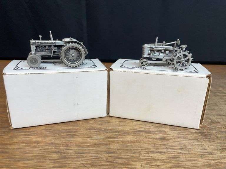 (2) 1/43 Farmall H + McCormick WD-9 Pewter NIB SC image
