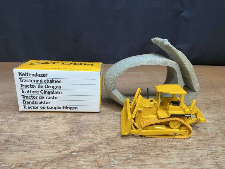 1/50 CaterpillarD6H Crawler NIB Conrad image