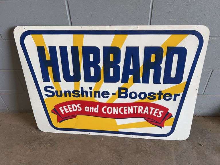 Hubbard Feeds Sign image