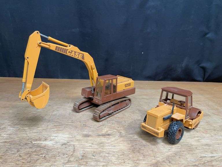 (2) 1/35 Case 125B Excavator + 1102 Roller Conrad image