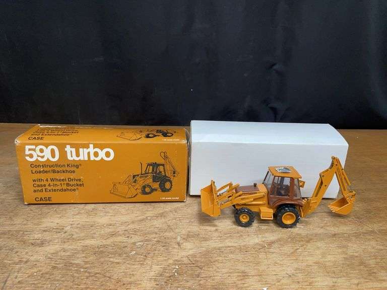 1/35 Case 590 Backhoe NIB Conrad image
