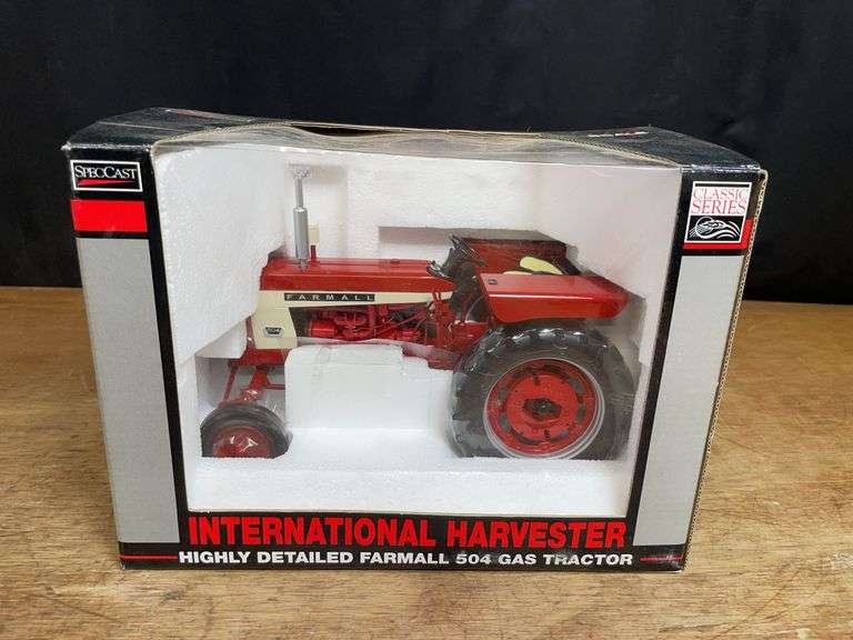 1/16 Farmall 504 NIB SC image