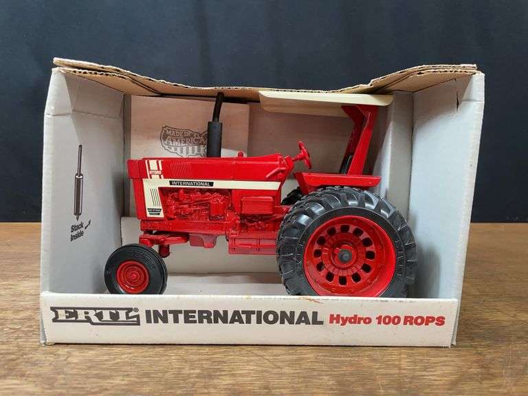1/16 IH Hydro 100 NIB Ertl image