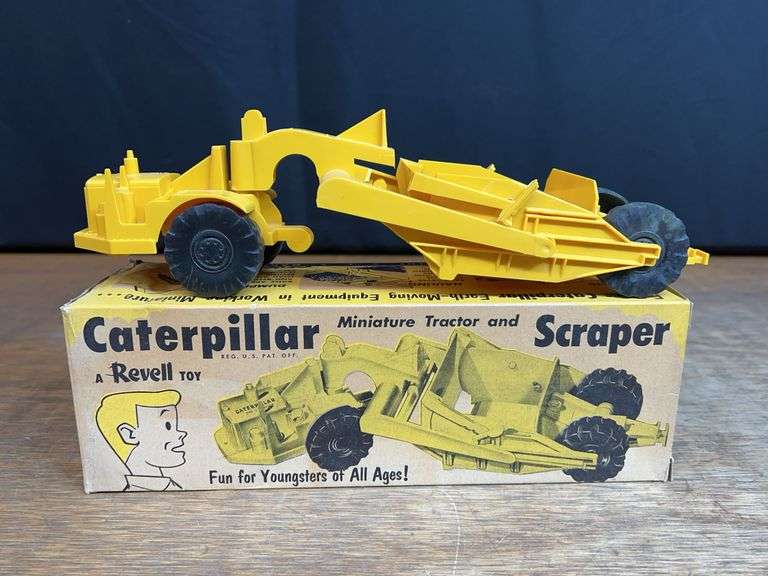 Caterpillar Scraper NIB Revell image