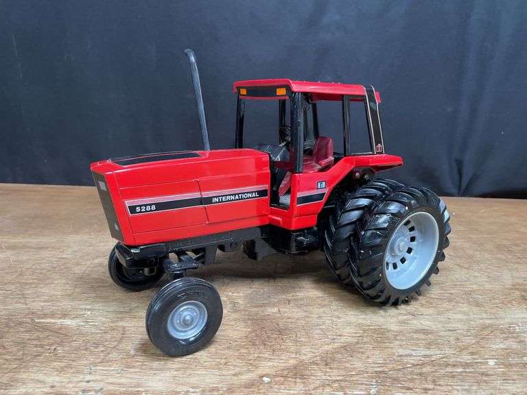 1/16 IH 5288 1981 Kansas City Ertl image