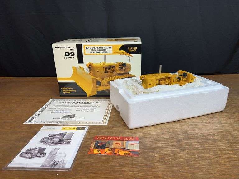 1/25 Caterpillar D9 Series D Crawler w/Hyster Winch NIB 1st Gear image