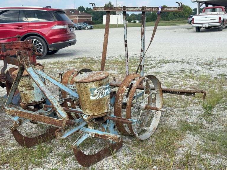 Ford 12-88 Planter image