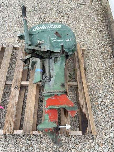 Johnson 25 Outboard Motor image