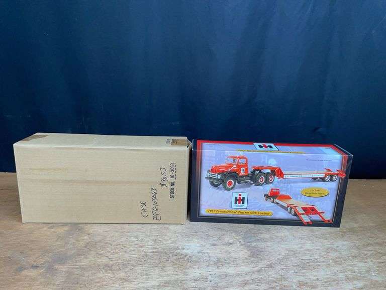 1/34 IH Lowboy NIB 1st Gear image