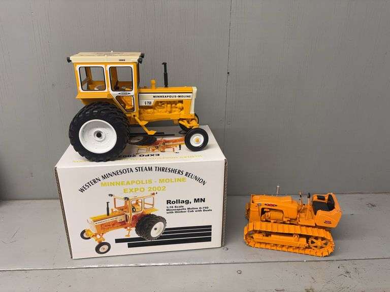 1/16 Minneapolis Moline G750 Ertl + 2 Star Crawler SC image