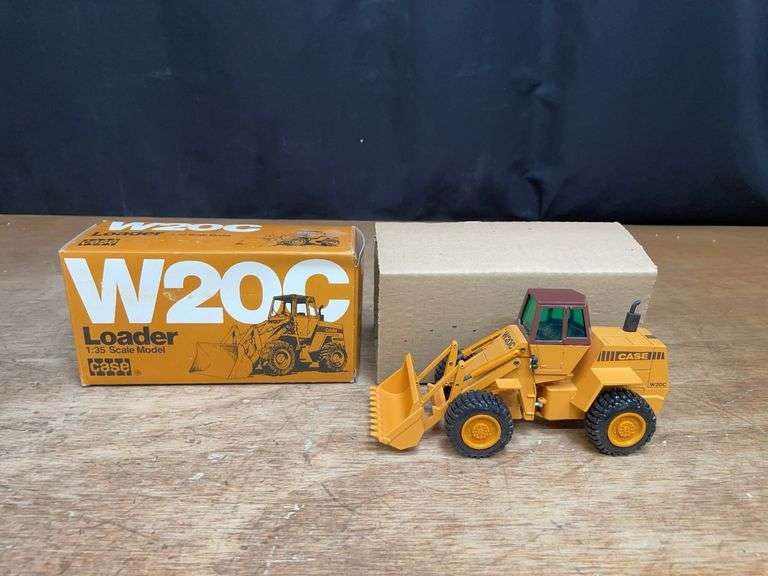 1/35 Case W20C Wheel Loader NIB NZG image