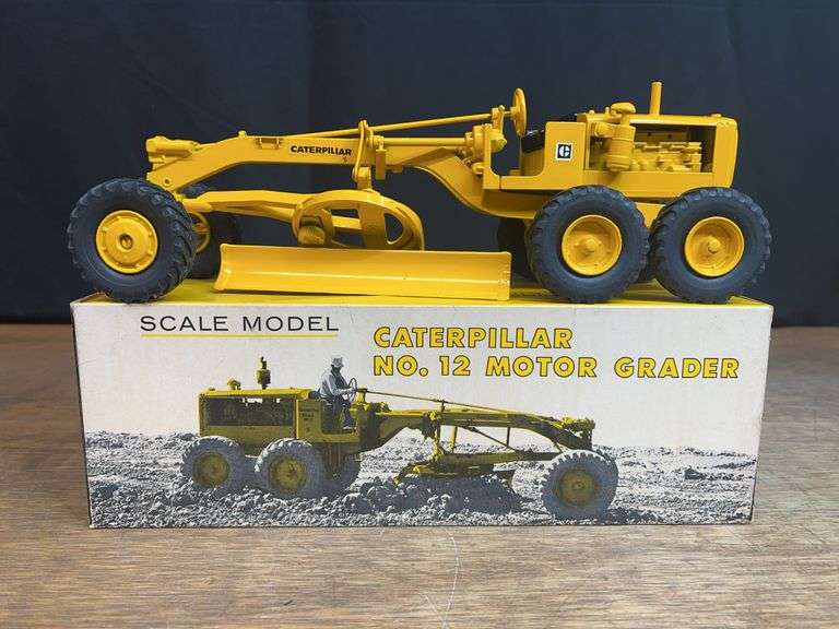 1/24 Caterpillar No. 12 Motor Grader NIB Ertl image