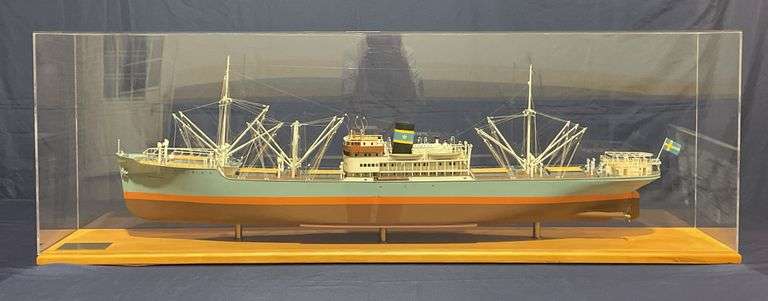 1/100 M/S Amazonas Museum Quality Model image