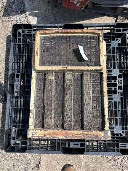 Minneapolis Moline  G850 or G940 Grill image